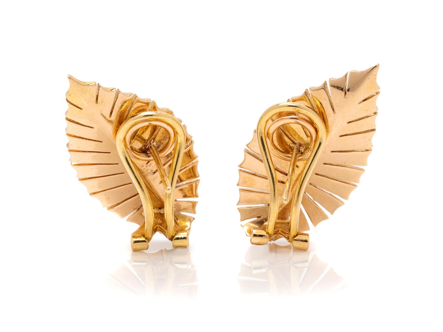 YELLOW GOLD AND DIAMOND LEAF MOTIF EARCLIPS