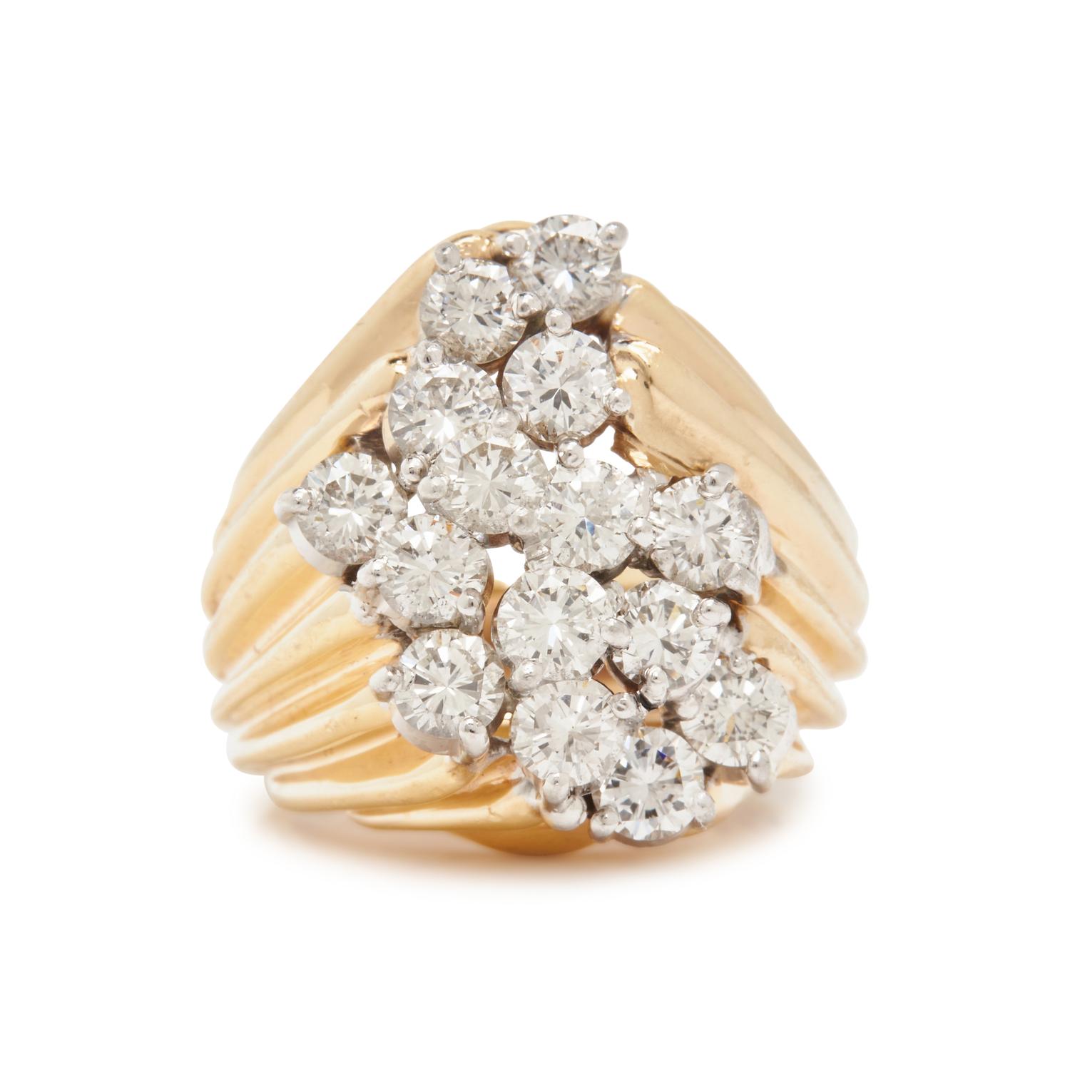YELLOW GOLD AND DIAMOND RING