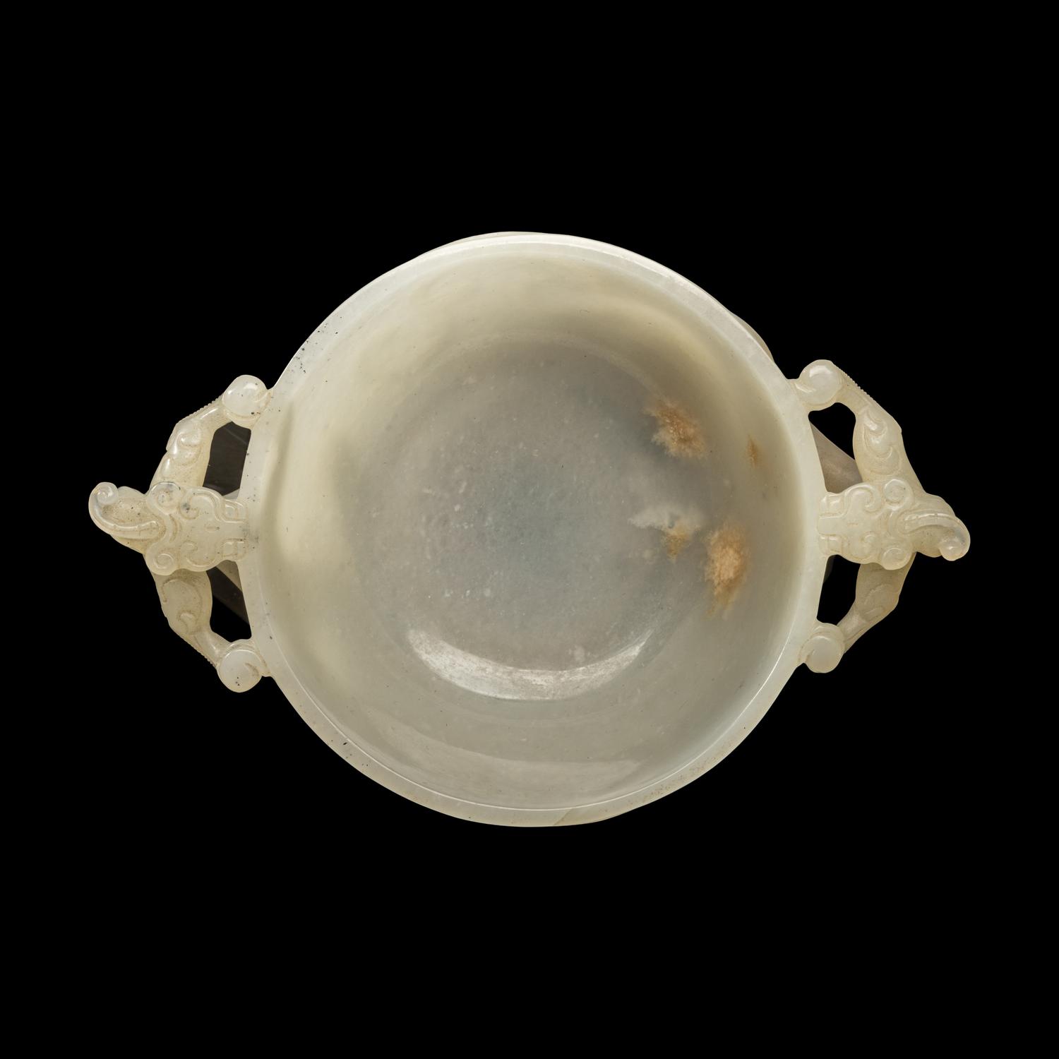 A Chinese Carved White Jade 'Chilong' Handled Cup, 19th/Early 20th Century 晚清/民國 白玉螭龍雙耳杯