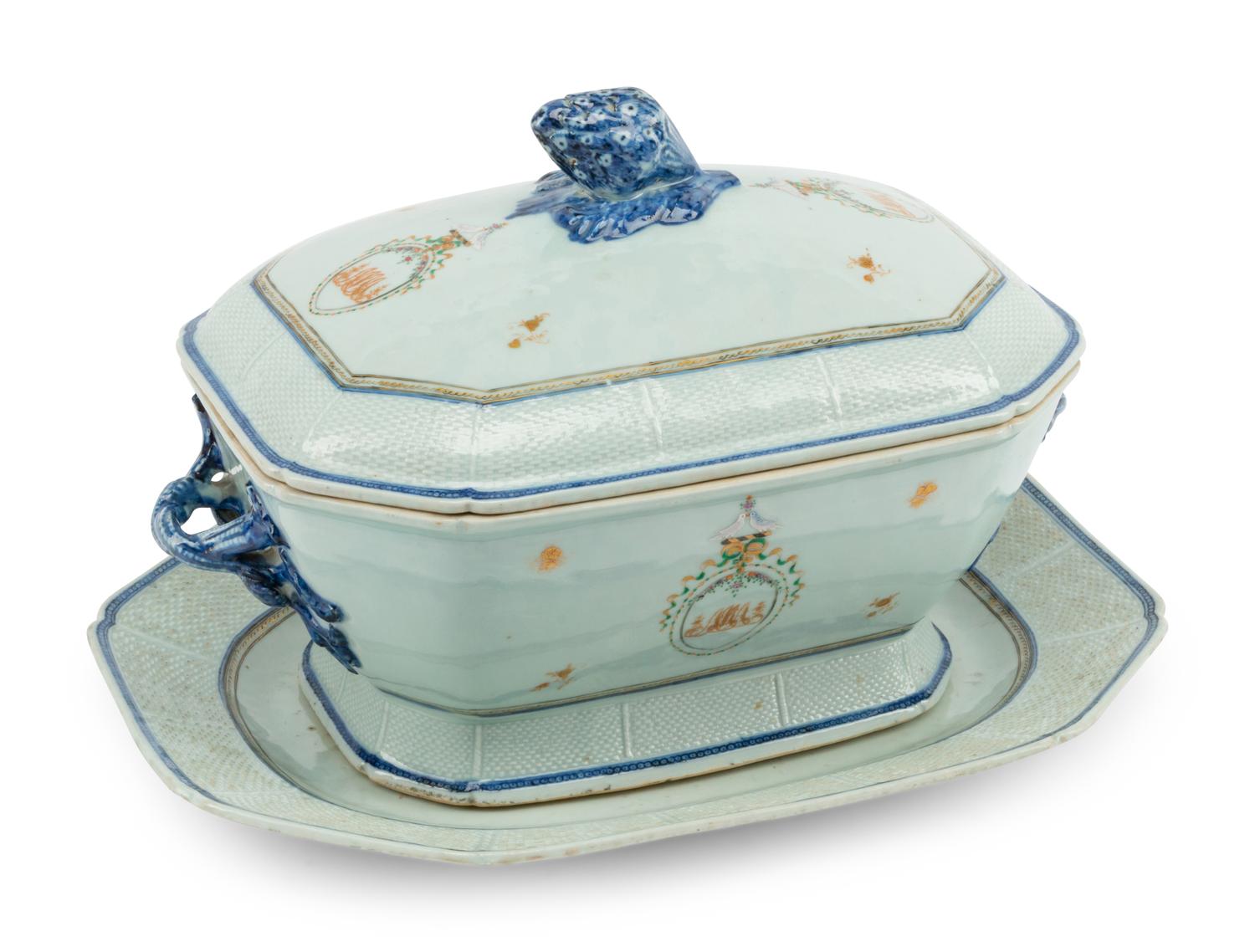 A Chinese Export Porcelain Tureen and Tray