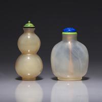 Two Chinese Agate Snuff Bottles 瑪瑙鼻烟壺兩支