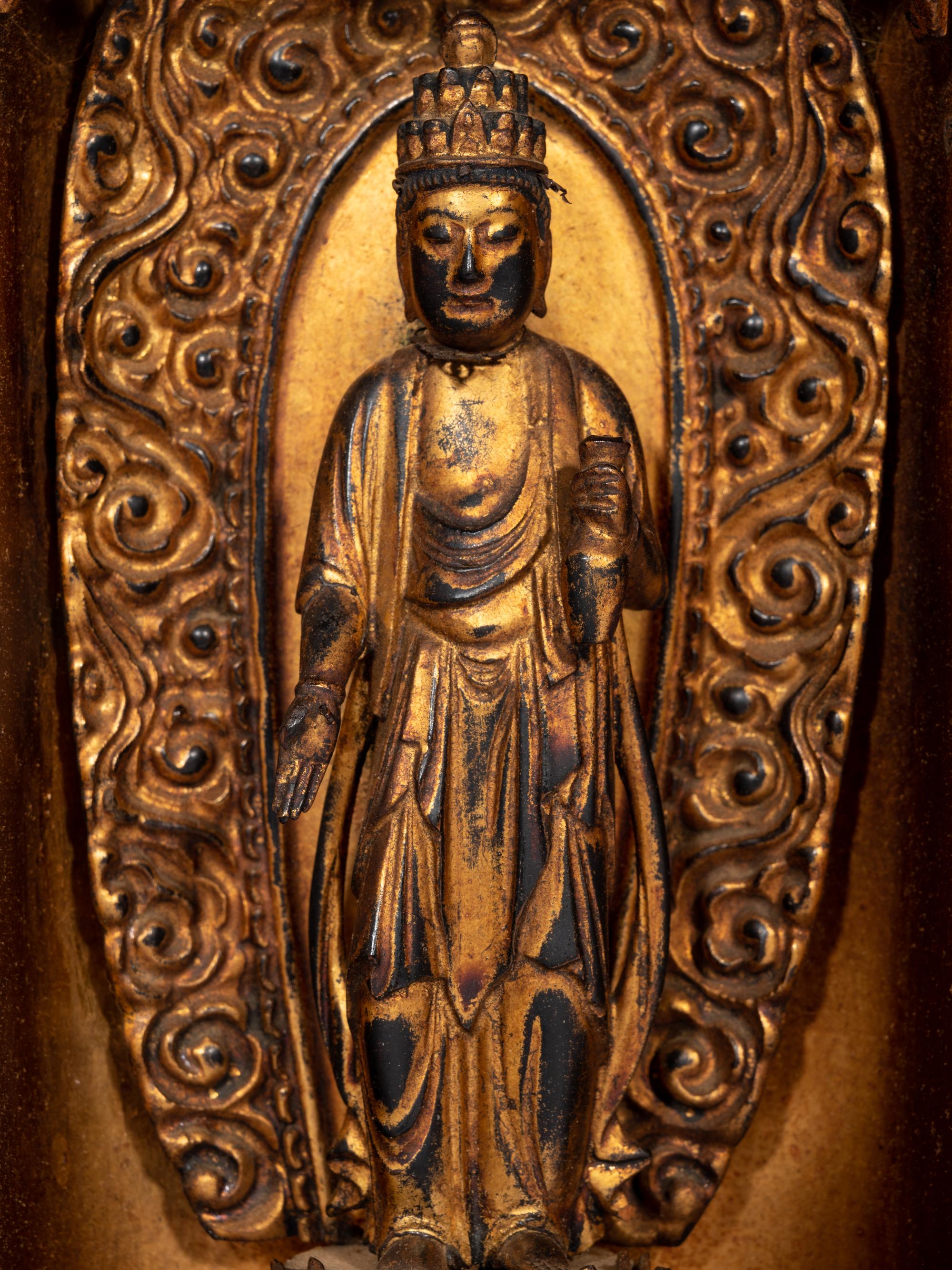 A Gilt Wood Figure of Standing Kannon and A Black and Gilt Wood Traveling Shrine