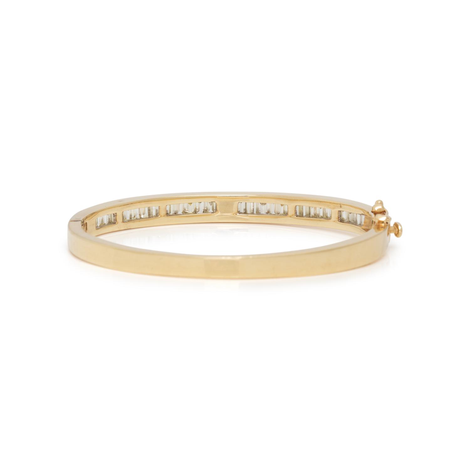 YELLOW GOLD AND DIAMOND BANGLE BRACELET