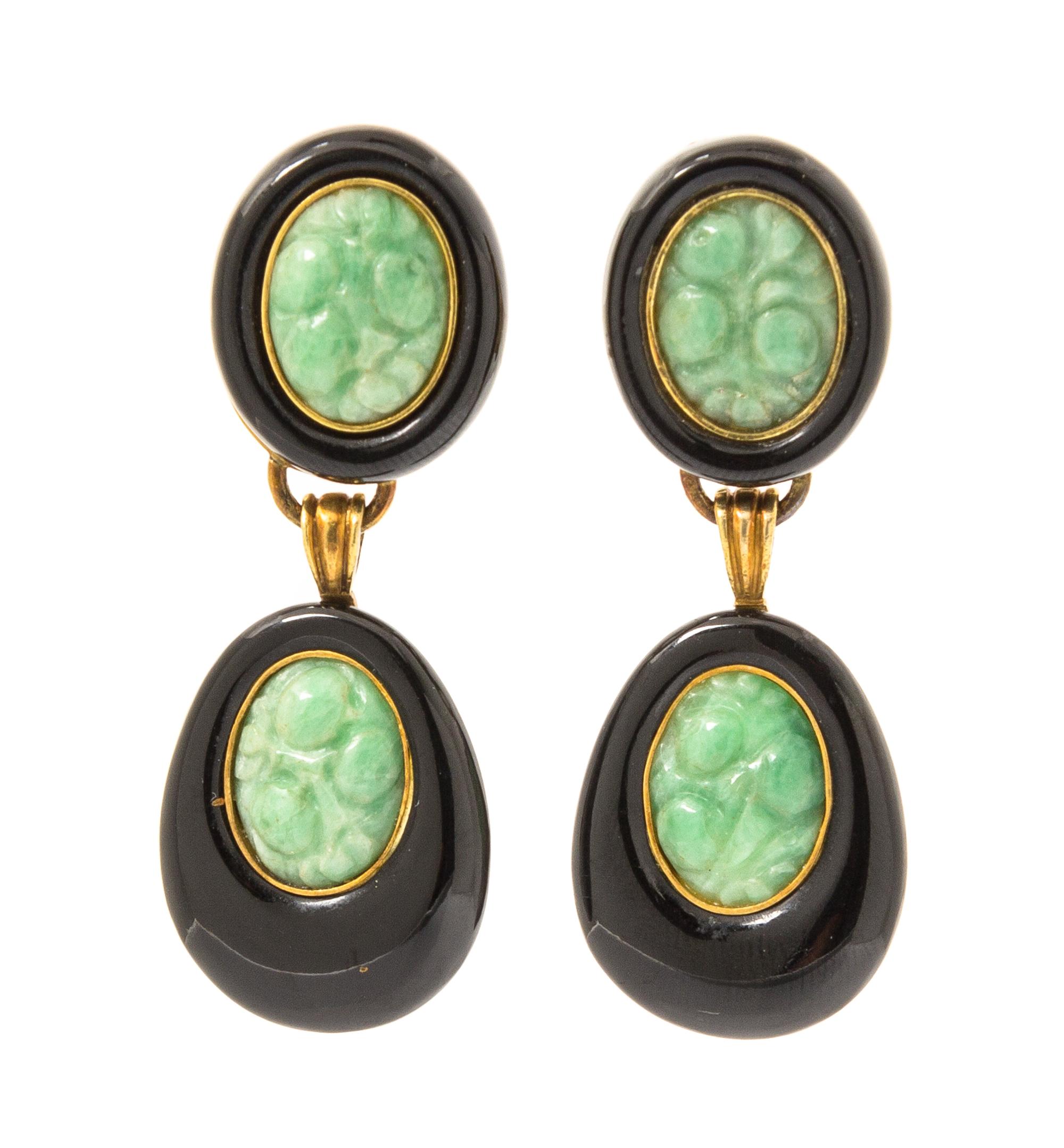 A Pair of 18 Karat Yellow Gold, Jade and Onyx Pendant Earclips, Trio, 22.80 dwts.