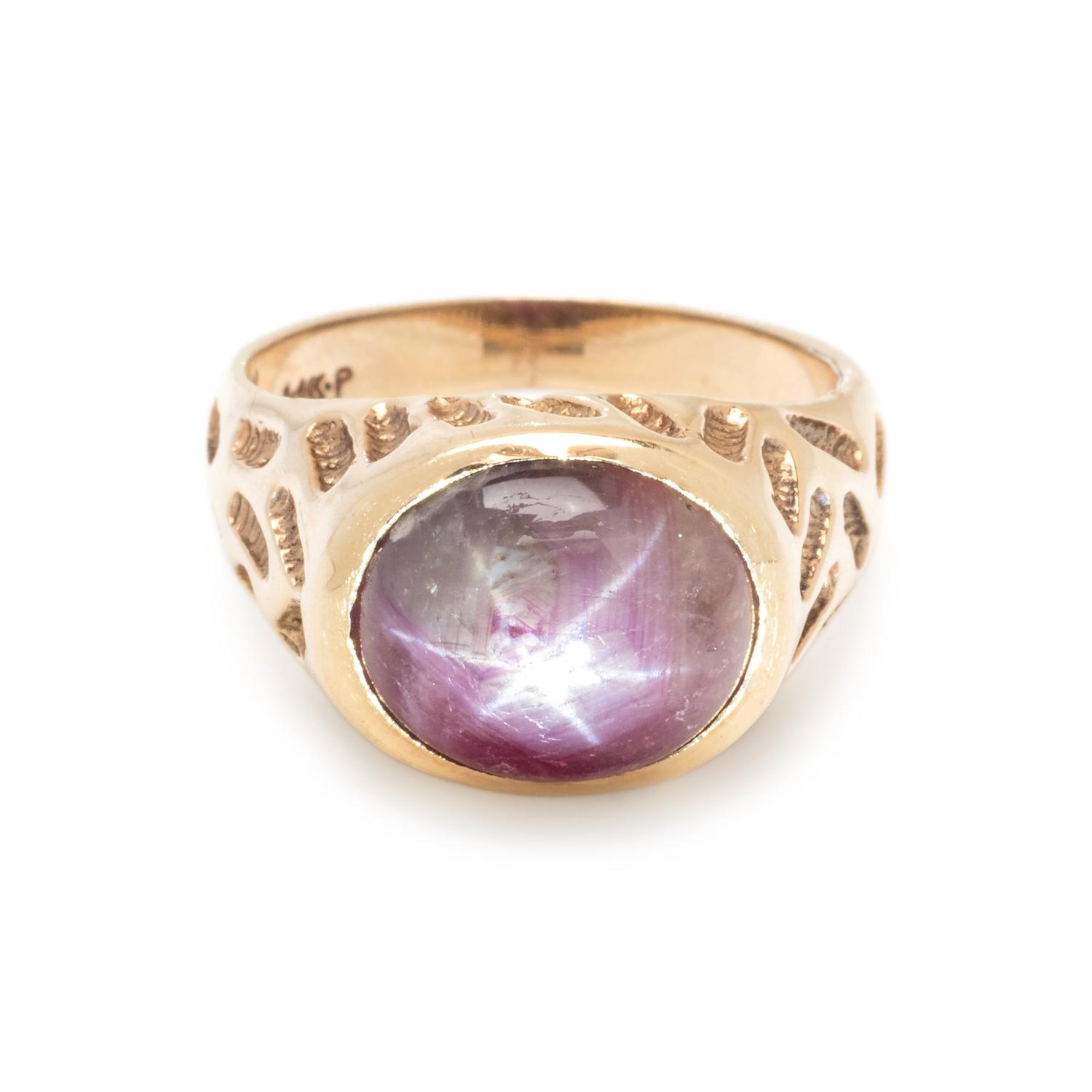 YELLOW GOLD AND STAR RUBY RING