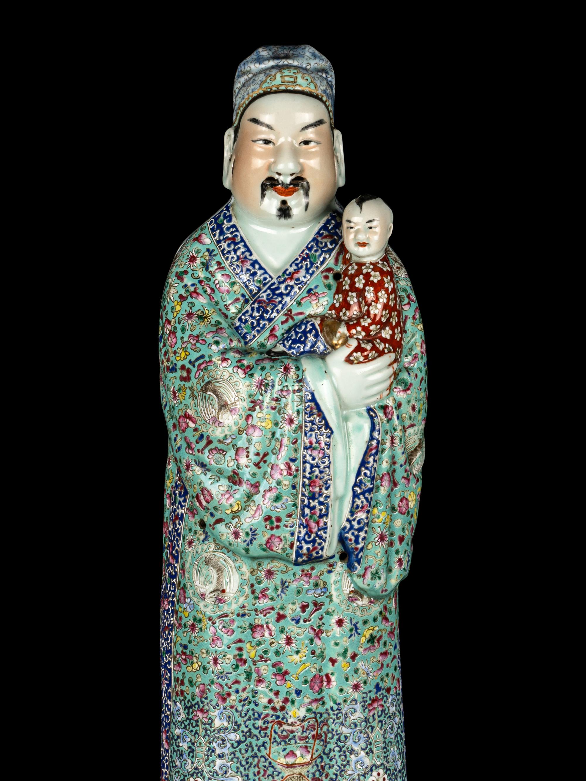 A Large Chinese Famille Rose Porcelain Figural Group