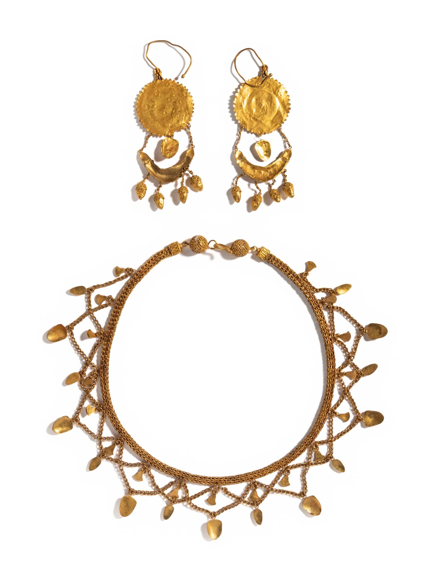 An Etruscan Revival Gold Fringe Necklace with a Pair of Etruscan Revival Gold Earrings