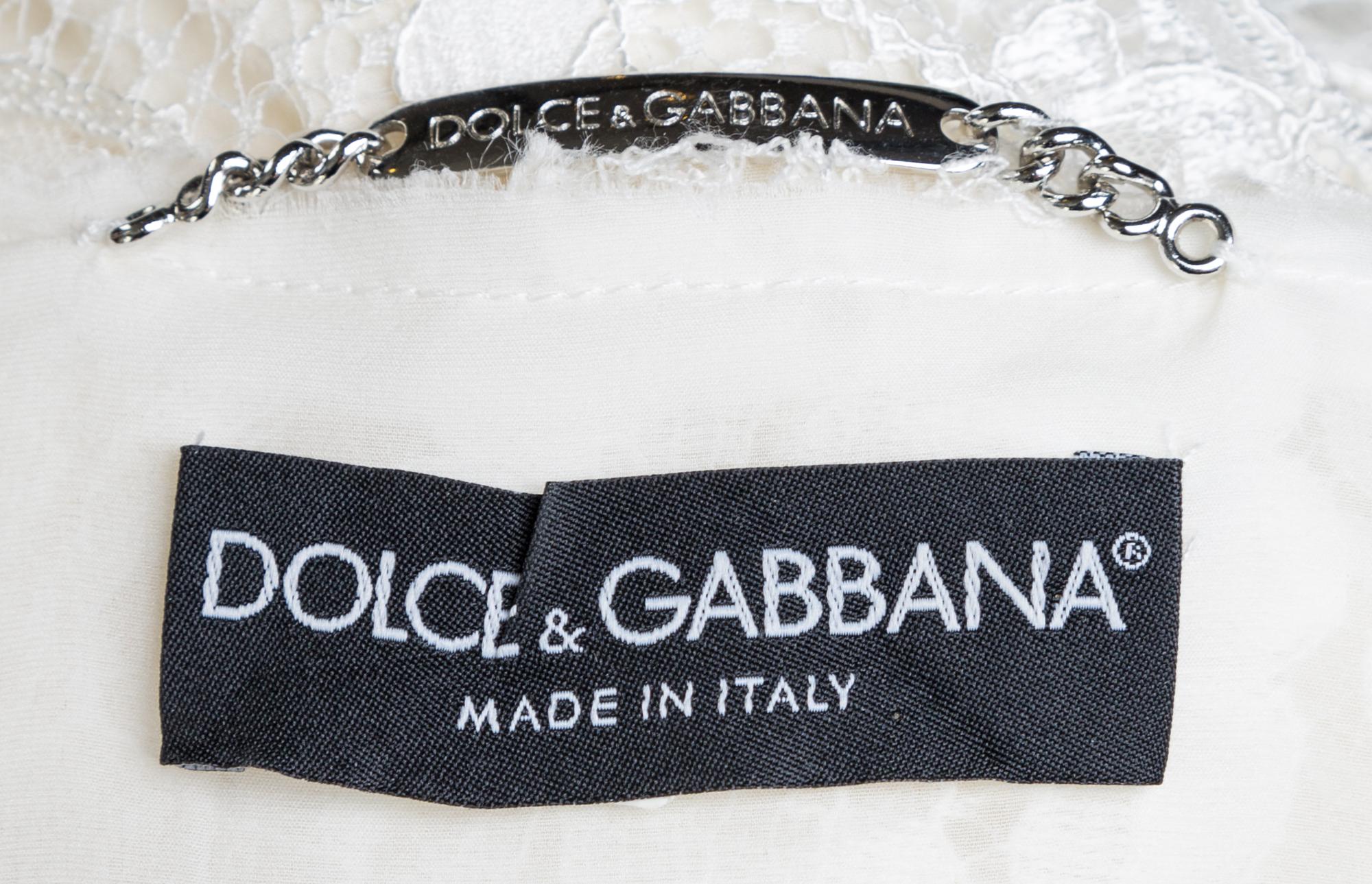 A Dolce & Gabbana Cream Lace Crop Jacket, Size 42.