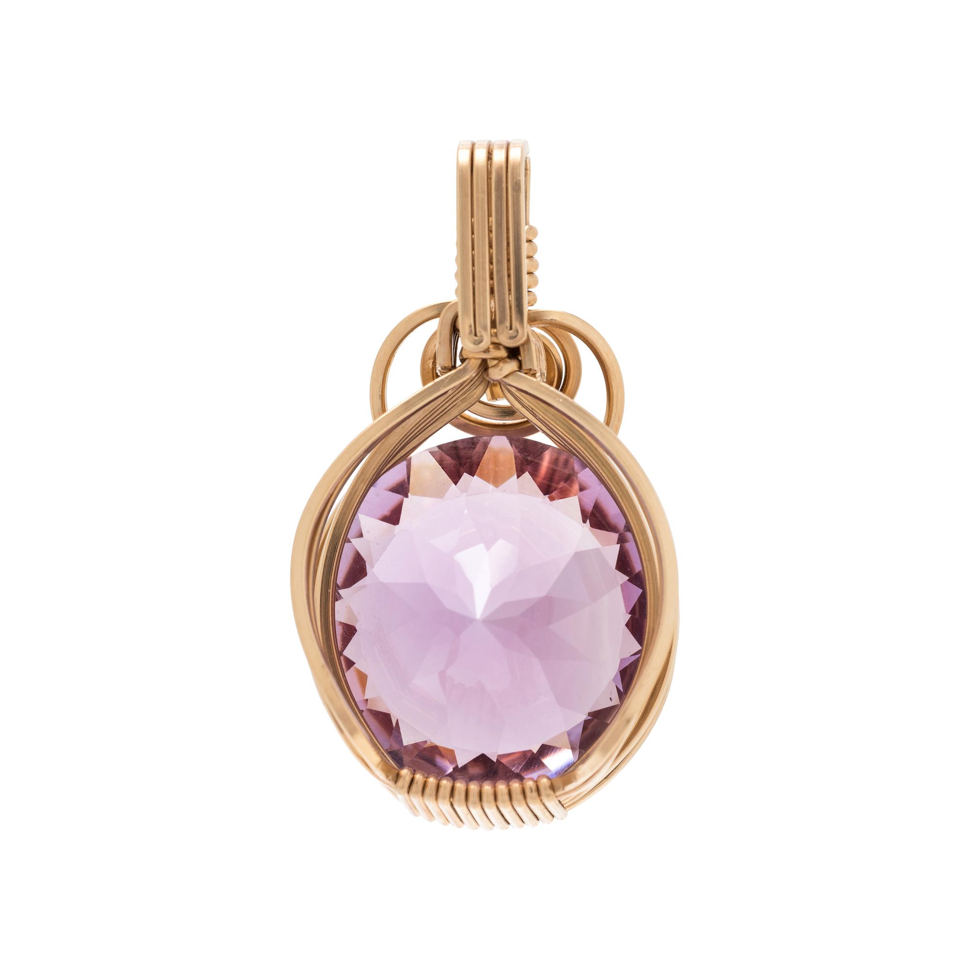 YELLOW GOLD AND AMETHYST PENDANT