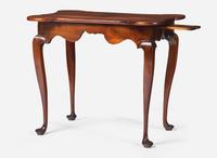 A Queen Anne style mahogany porringer-top tea table, probably 20th century