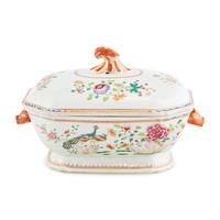 A Chinese Export Porcelain Covered Tureen