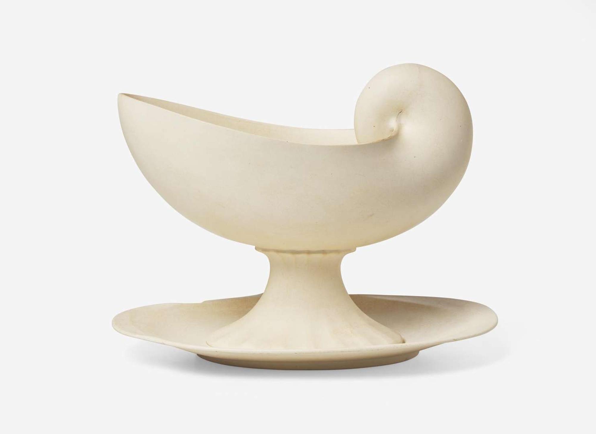 A Wedgwood White Stoneware Conchology Sauce Boat and Stand, UK, circa 1800