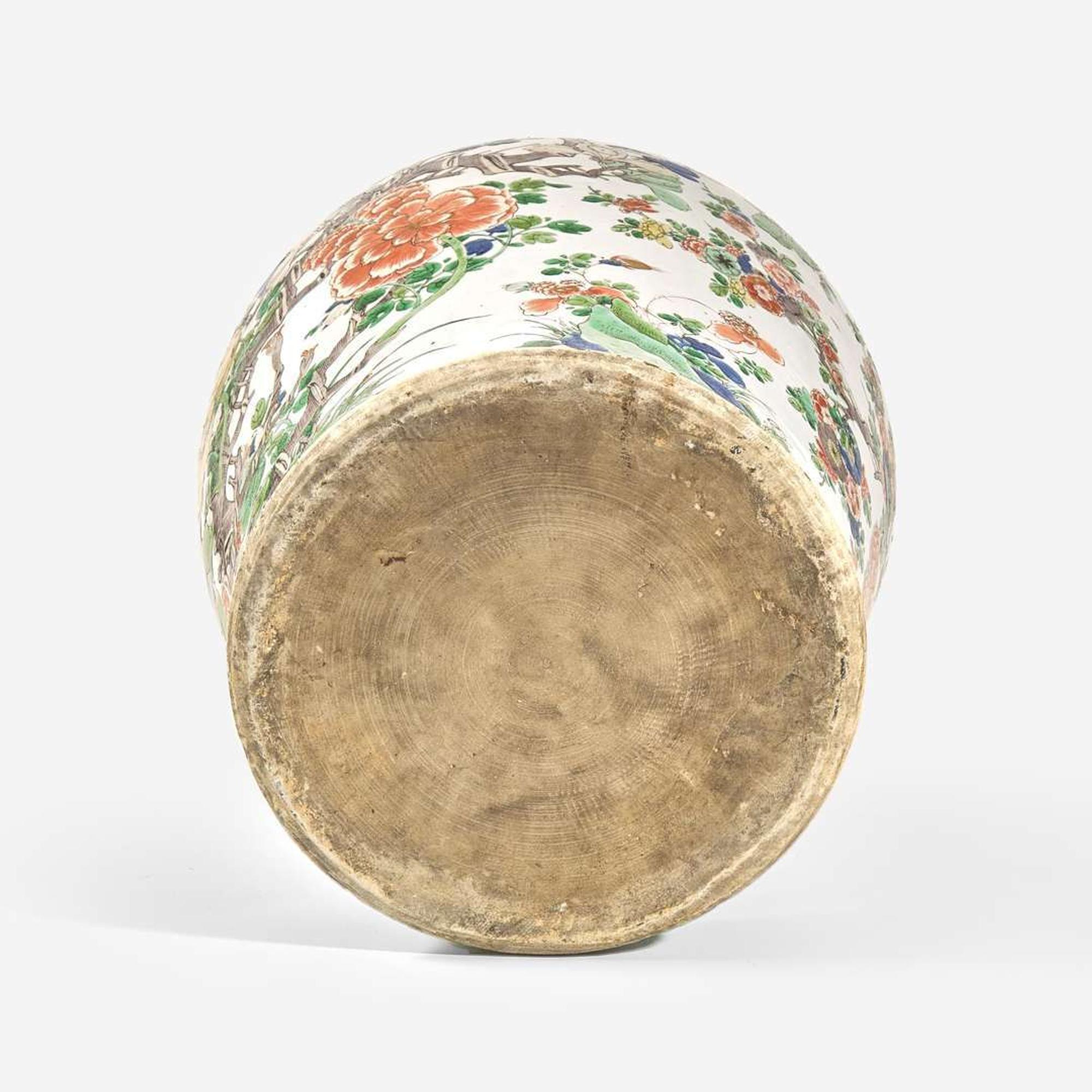 A very large Chinese famille verte decorated jar and cover 洋彩大盖罐 Kangxi period ???