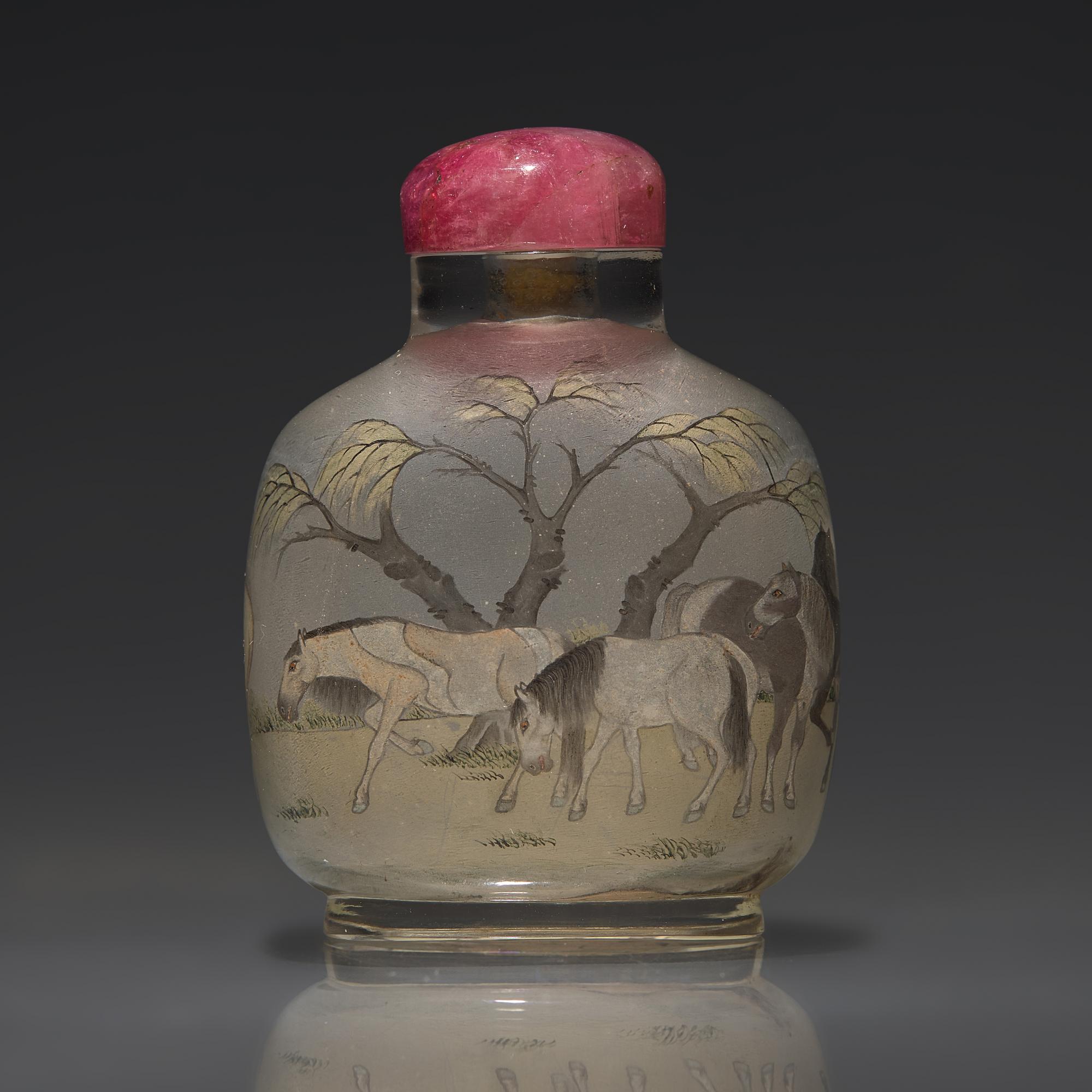 A Chinese Interior-Painted Glass "Horses of Mu Wang" Snuff Bottle, Ye Zhongsan, 1898 — 1898年 葉仲三作玻璃內畫穆王八駿圖鼻煙壺