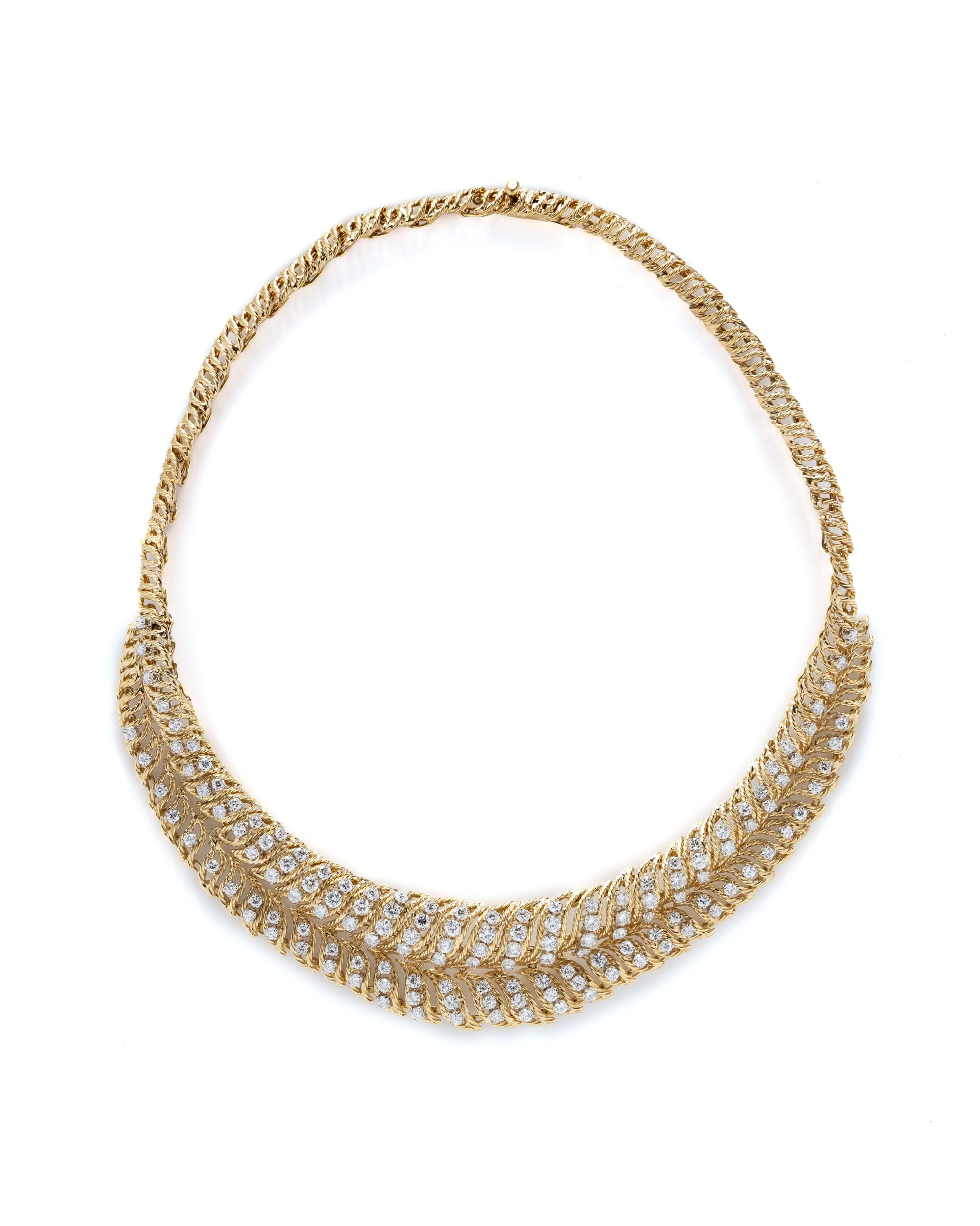 GOLD AND DIAMOND NECKLACE