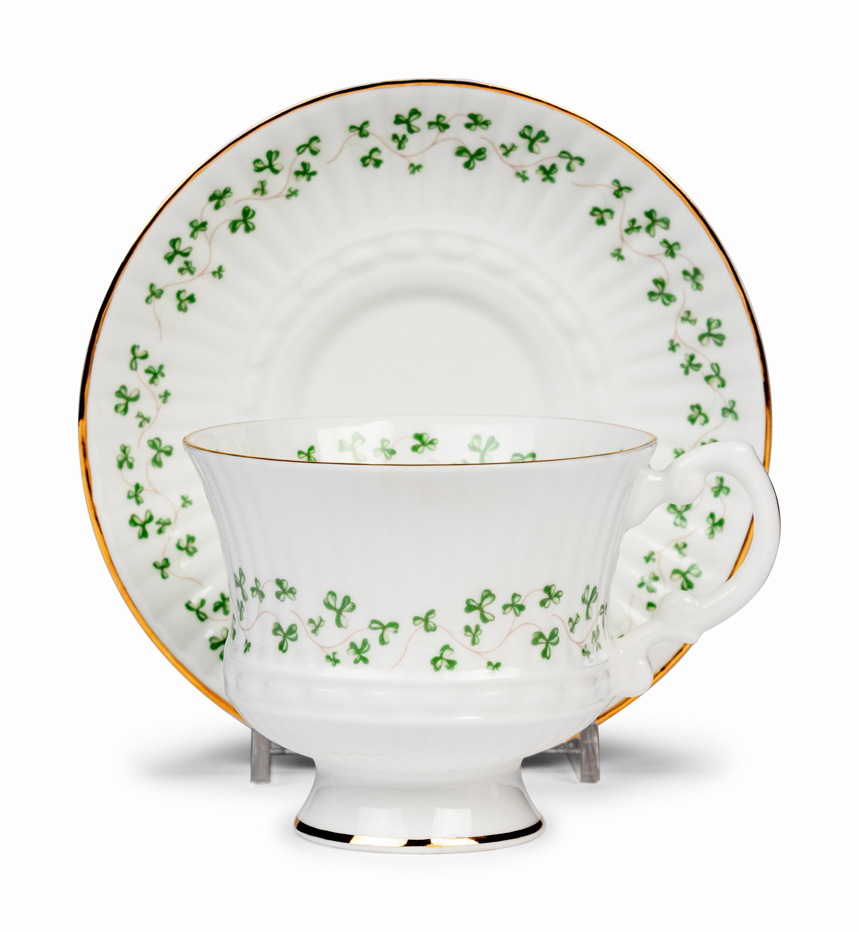 A Royal Tara Trellis Shamrock Porcelain Dinner Service