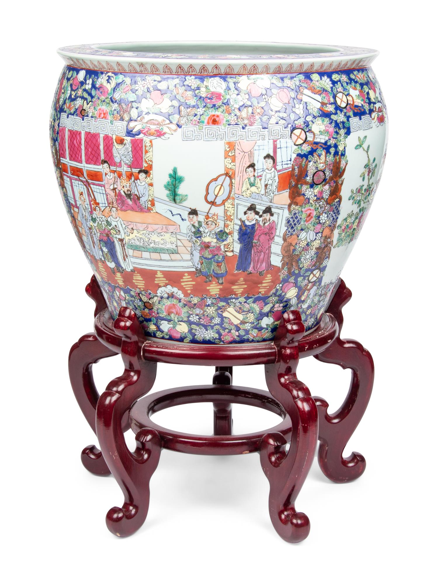 A Chinese Export Porcelain Jardinière