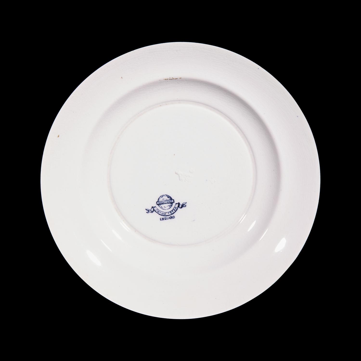 A Group of 11 Assorted Chinese and British Blue and White Table Wares, 18th-Early 20th Century 清中期-民國 中國和英國青花器皿共十一件