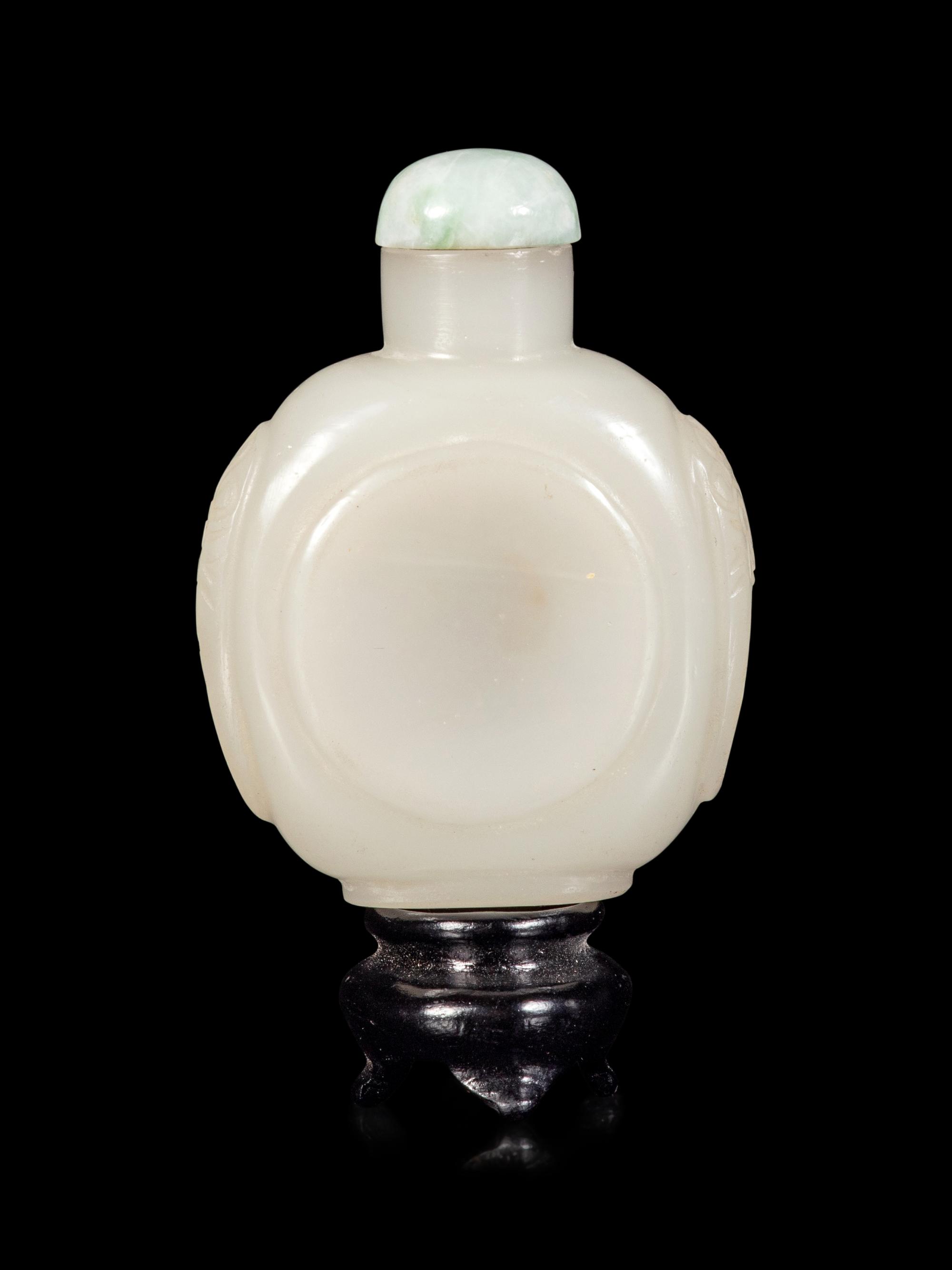 A Chinese White Glass Imitating Jade Snuff Bottle