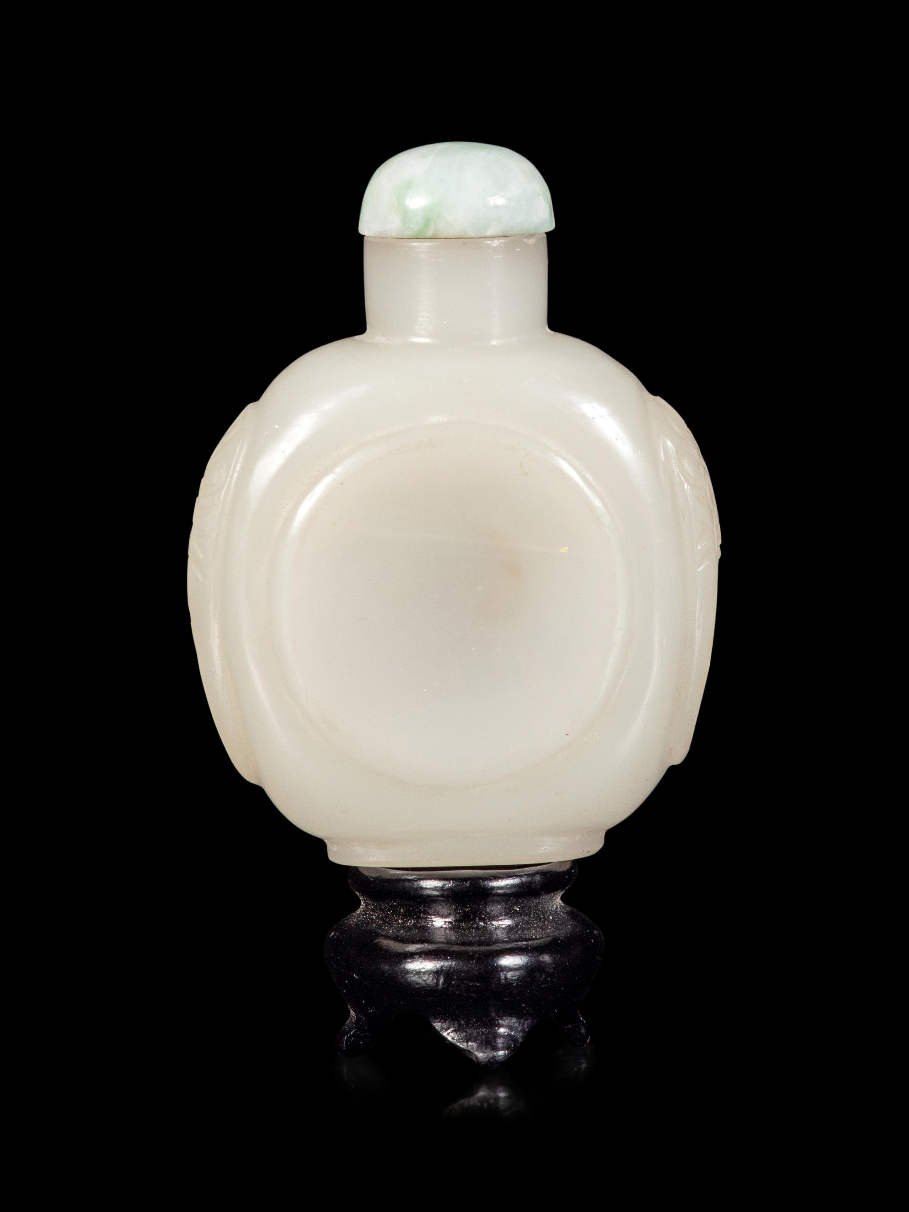 A Chinese White Glass Imitating Jade Snuff Bottle