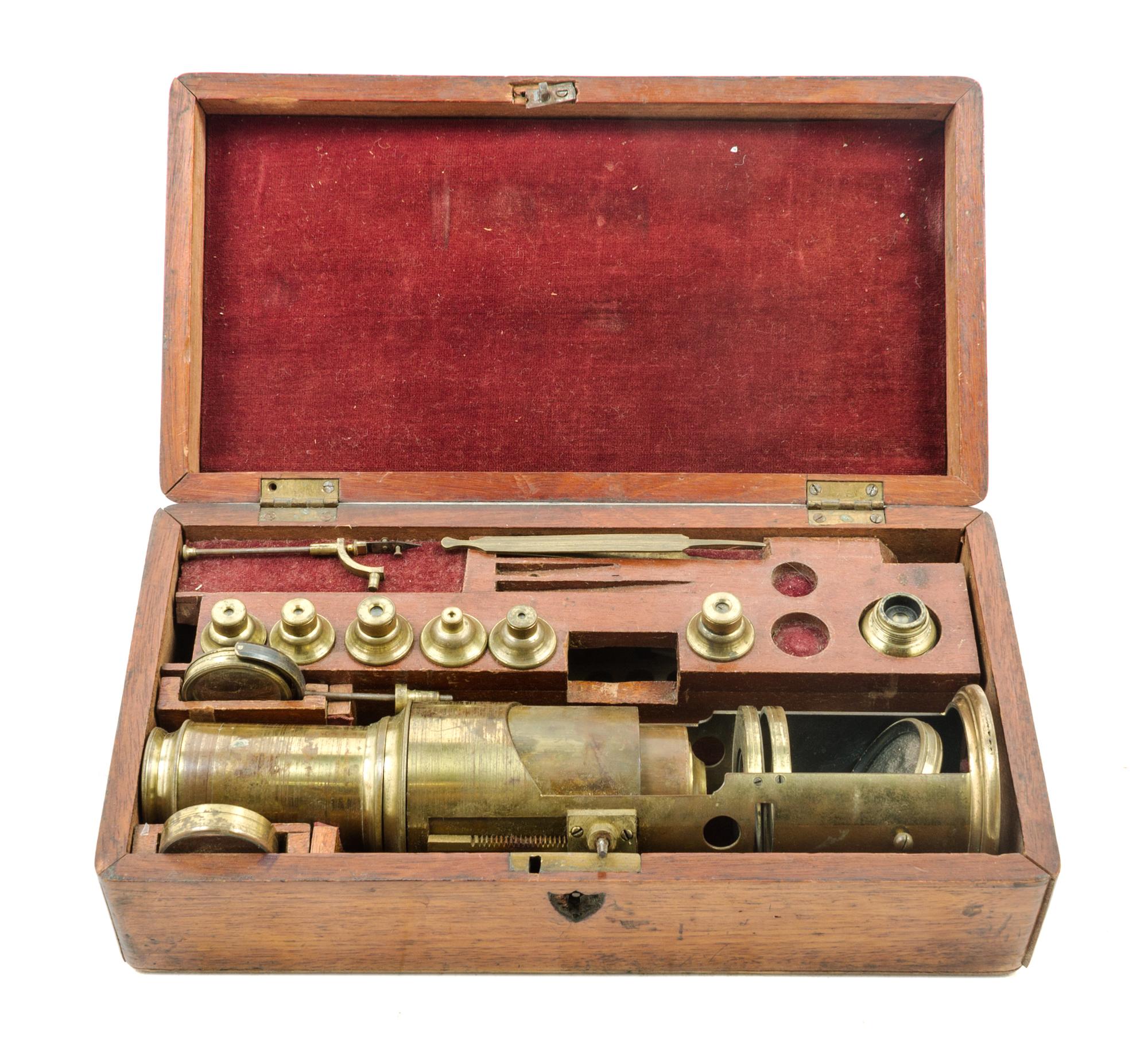 An English Brass Drum Microscope Height 10 inches. — 19TH CENTURY