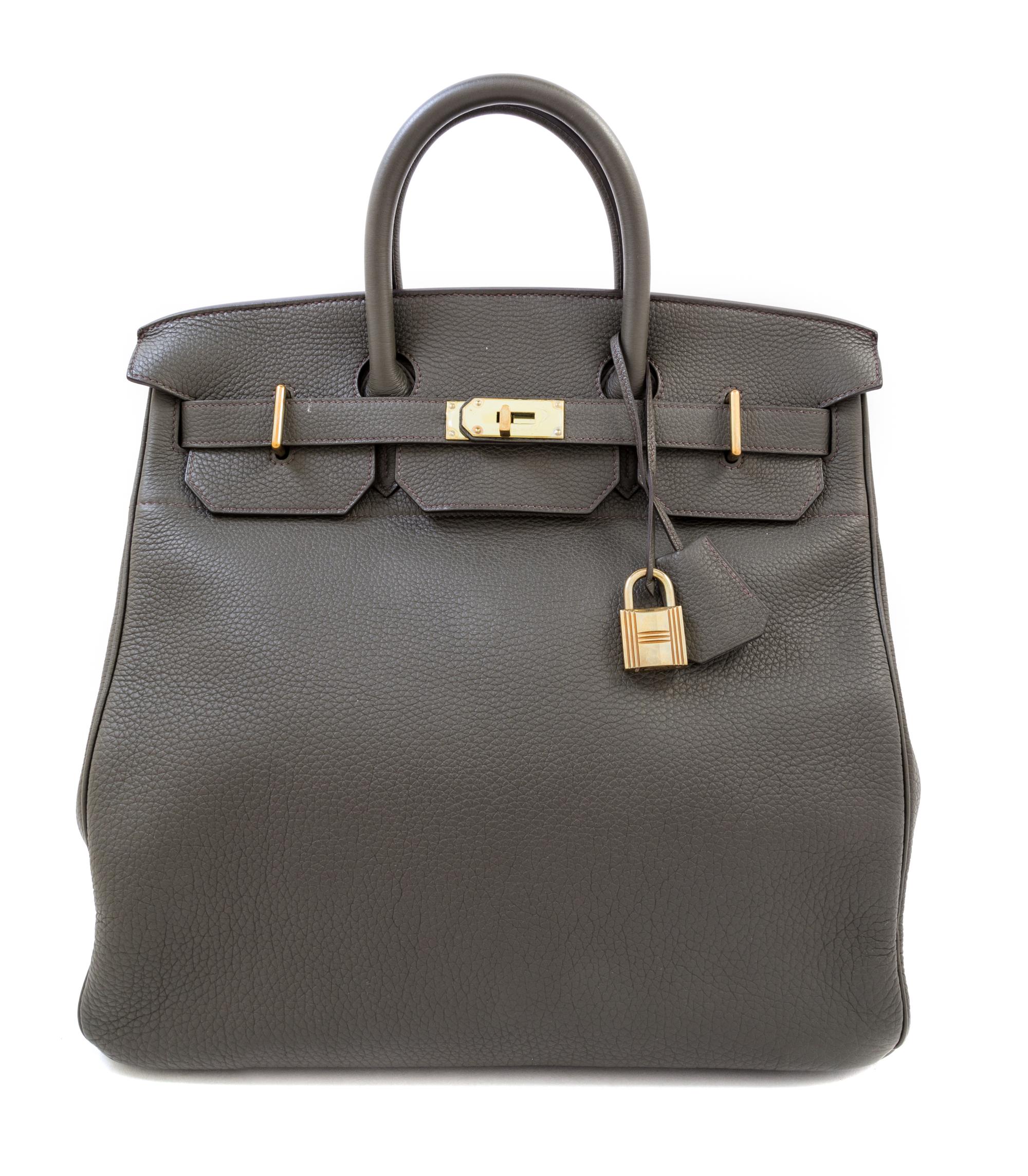 An Hermes Olive Green Togo 40cm HAC Birkin Bag, 16" x 14" x 9.5"; Handle drop: 3.5".