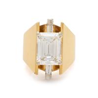 EMERALD CUT DIAMOND AND YELLOW GOLD RING