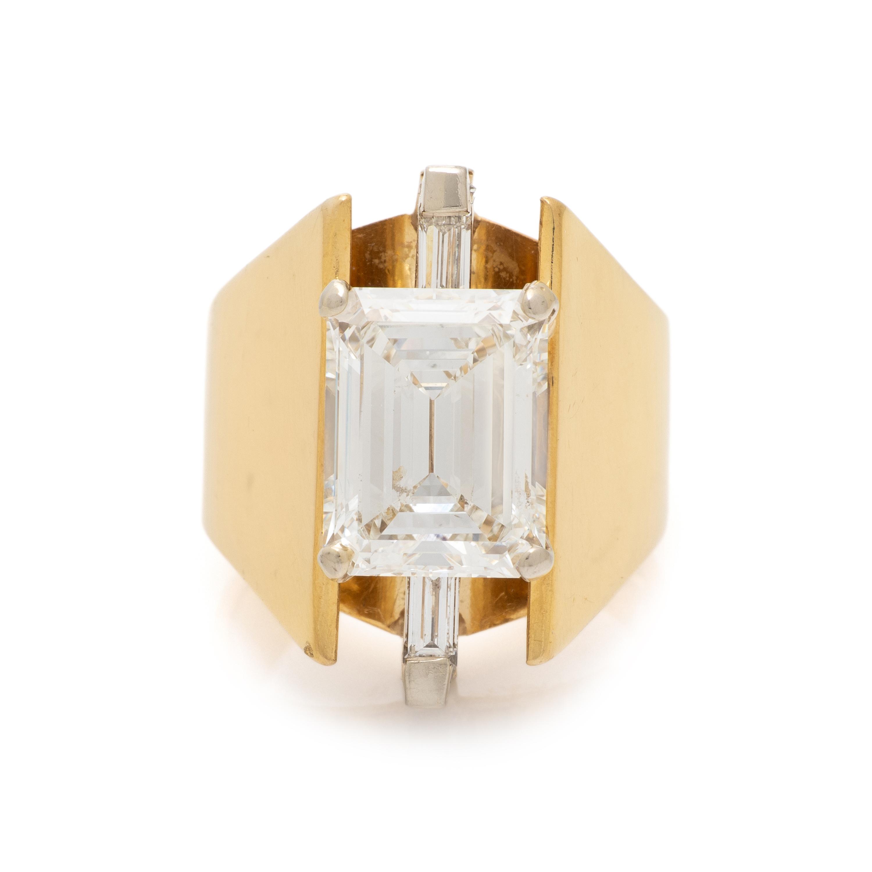 EMERALD CUT DIAMOND AND YELLOW GOLD RING