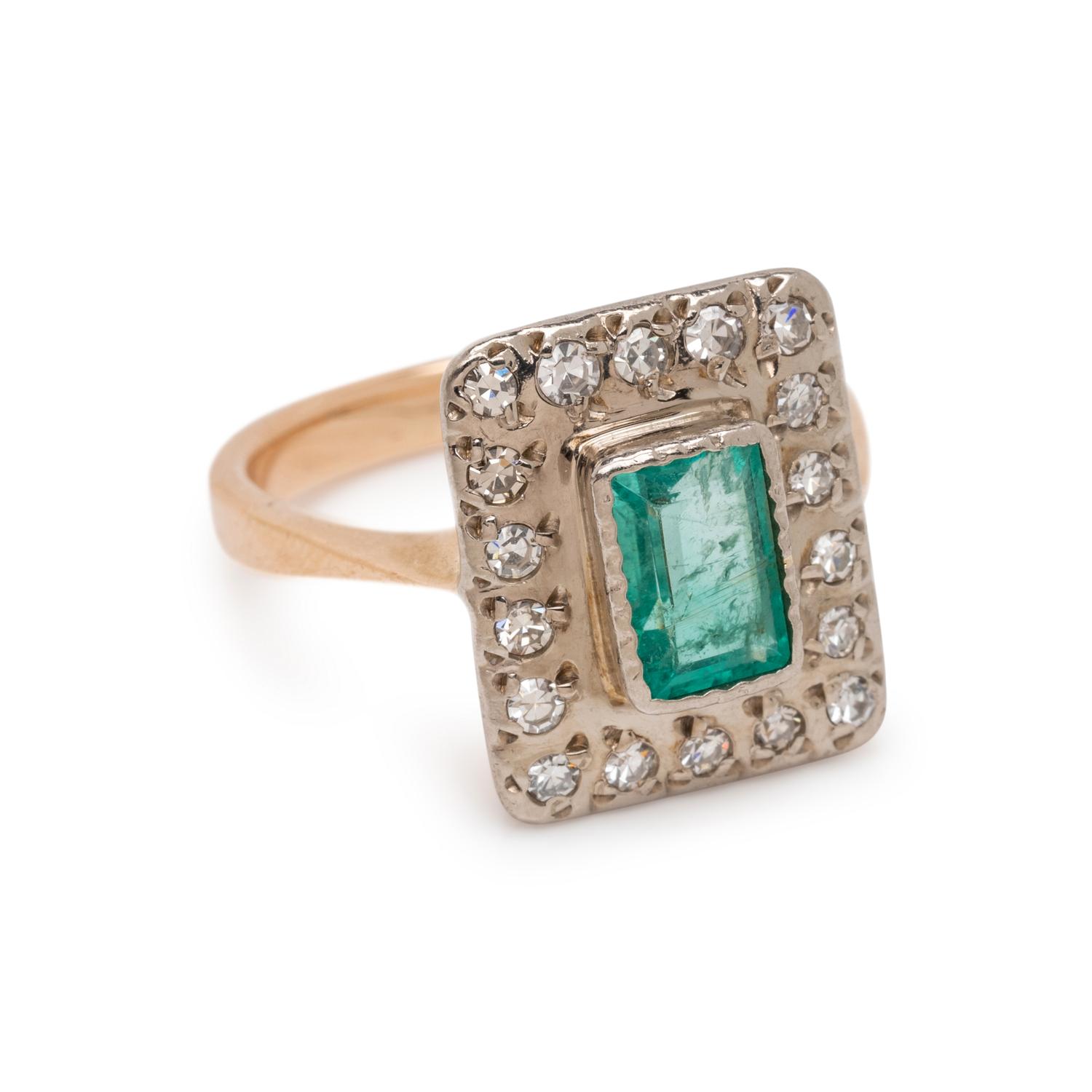 EMERALD AND DIAMOND RING