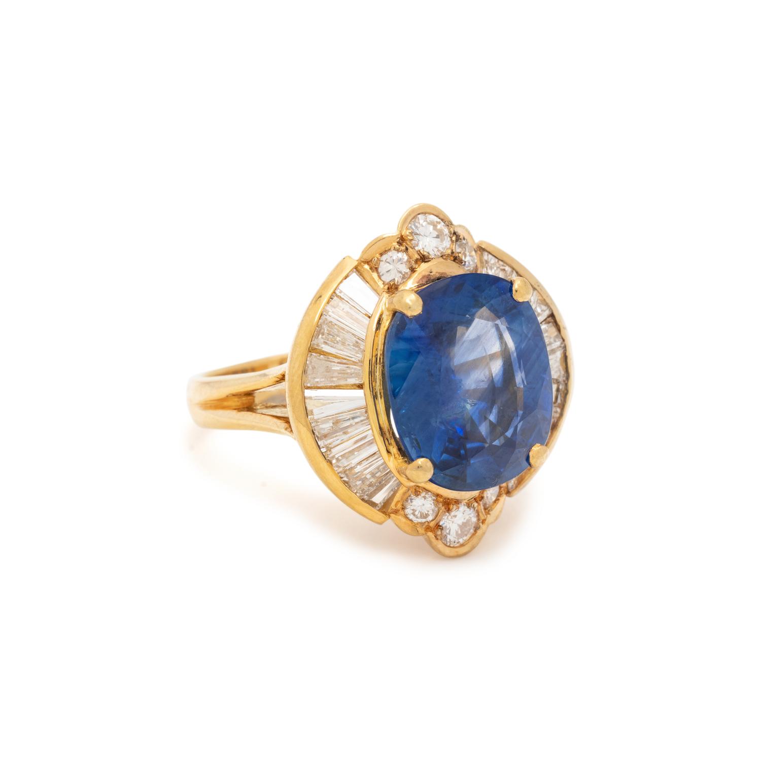 SAPPHIRE AND DIAMOND RING
