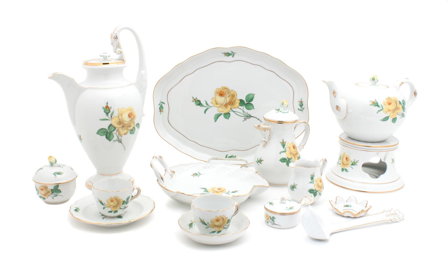 A Meissen Porcelain Tea and Coffee Service Height of tallest 12 1/4 inches. — 20TH CENTURY