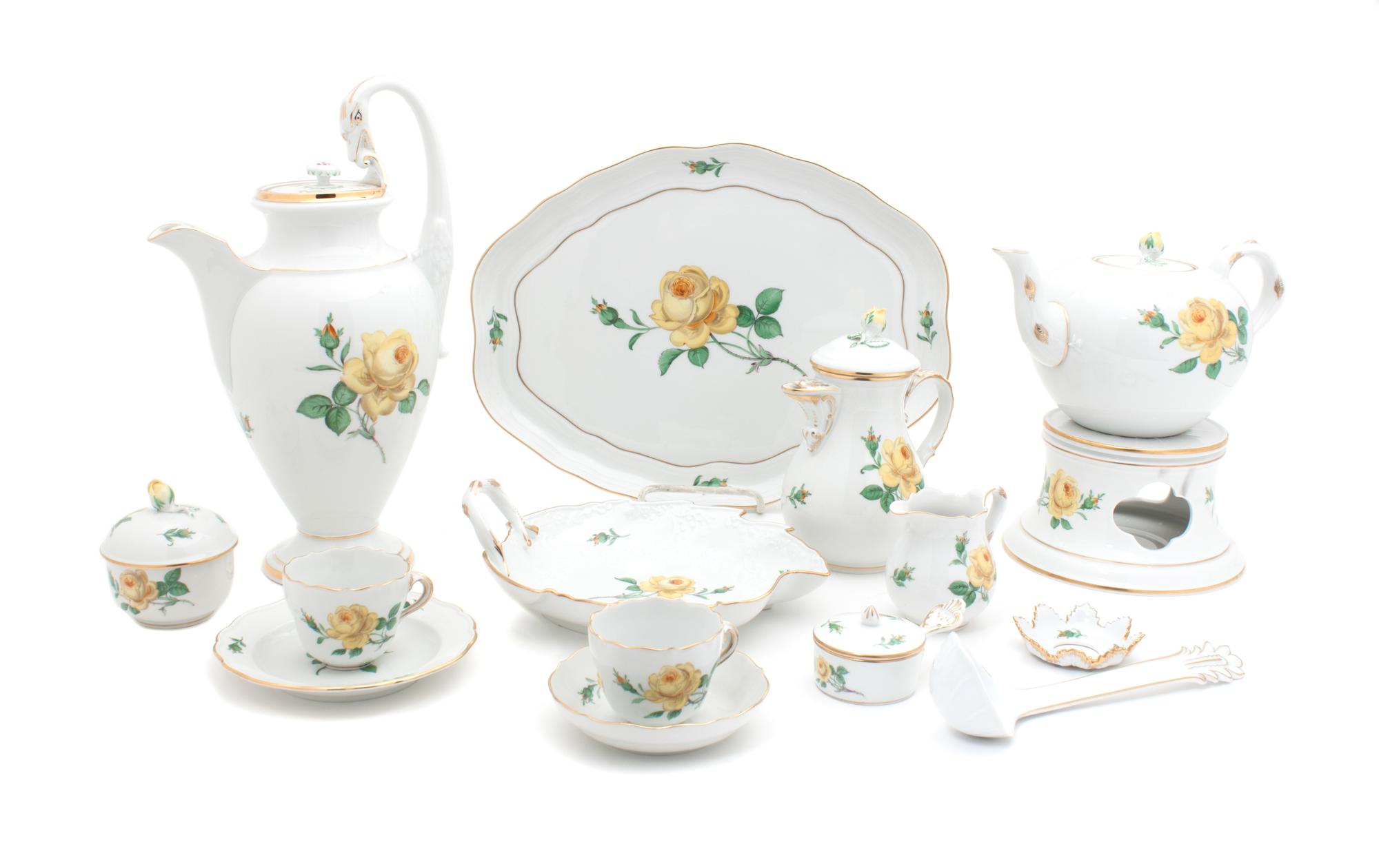 A Meissen Porcelain Tea and Coffee Service Height of tallest 12 1/4 inches. — 20TH CENTURY