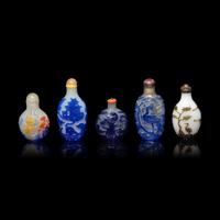 Five Chinese Glass Overlay Snuff Bottles, 19th-20th Century 晚清-民國 套料鼻烟壺五支