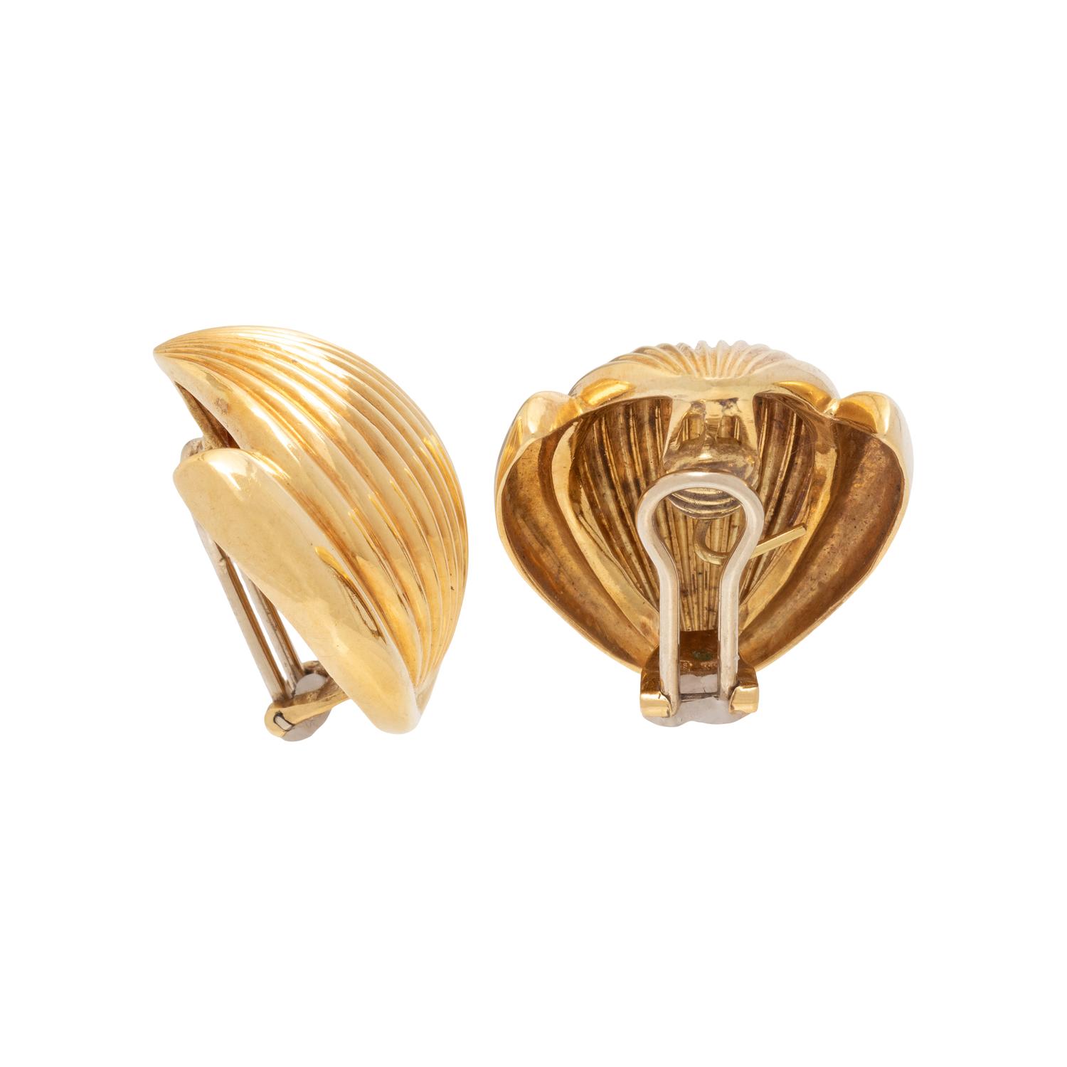YELLOW GOLD EARRINGS