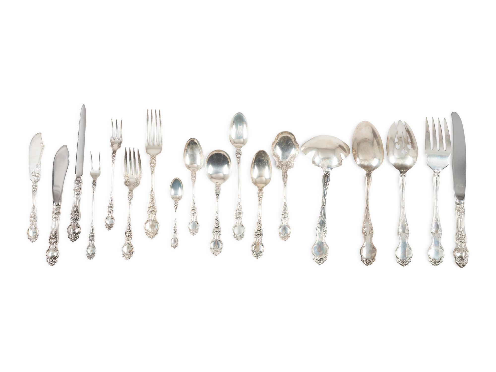 An R. Wallace & Sons Mfg. Co. 'Violet' Silver Flatware Service