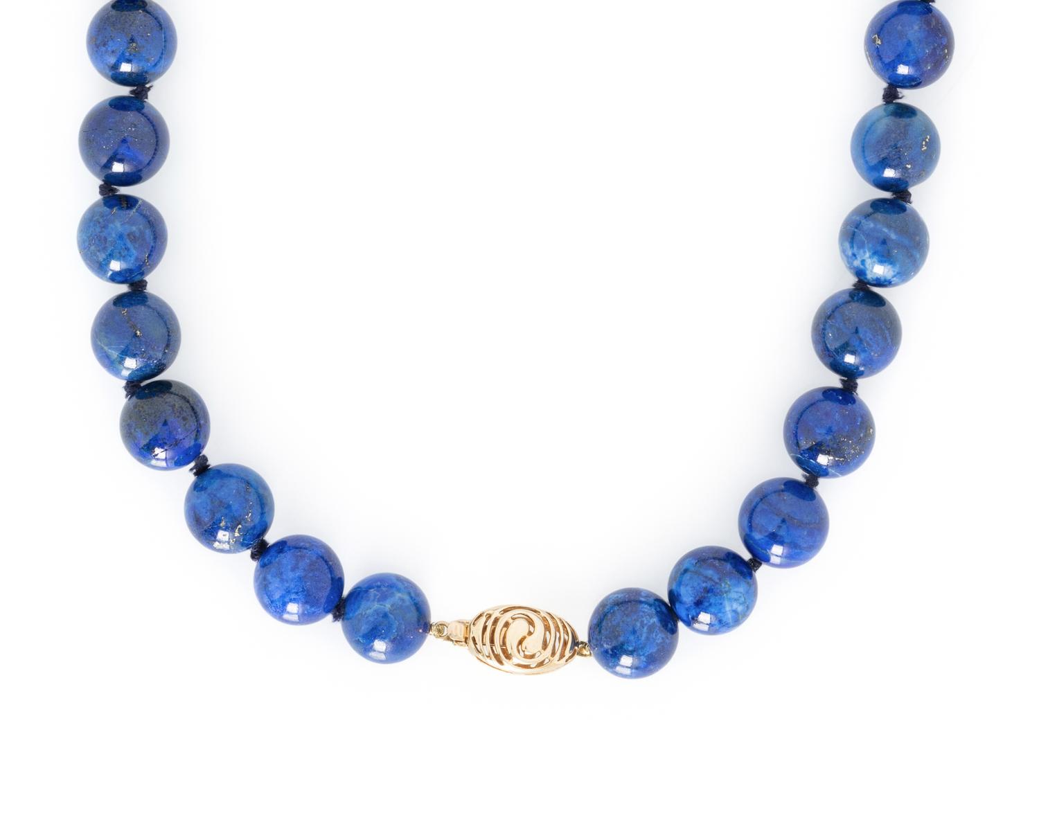 COLLECTION OF YELLOW GOLD AND LAPIS LAZULI JEWELRY