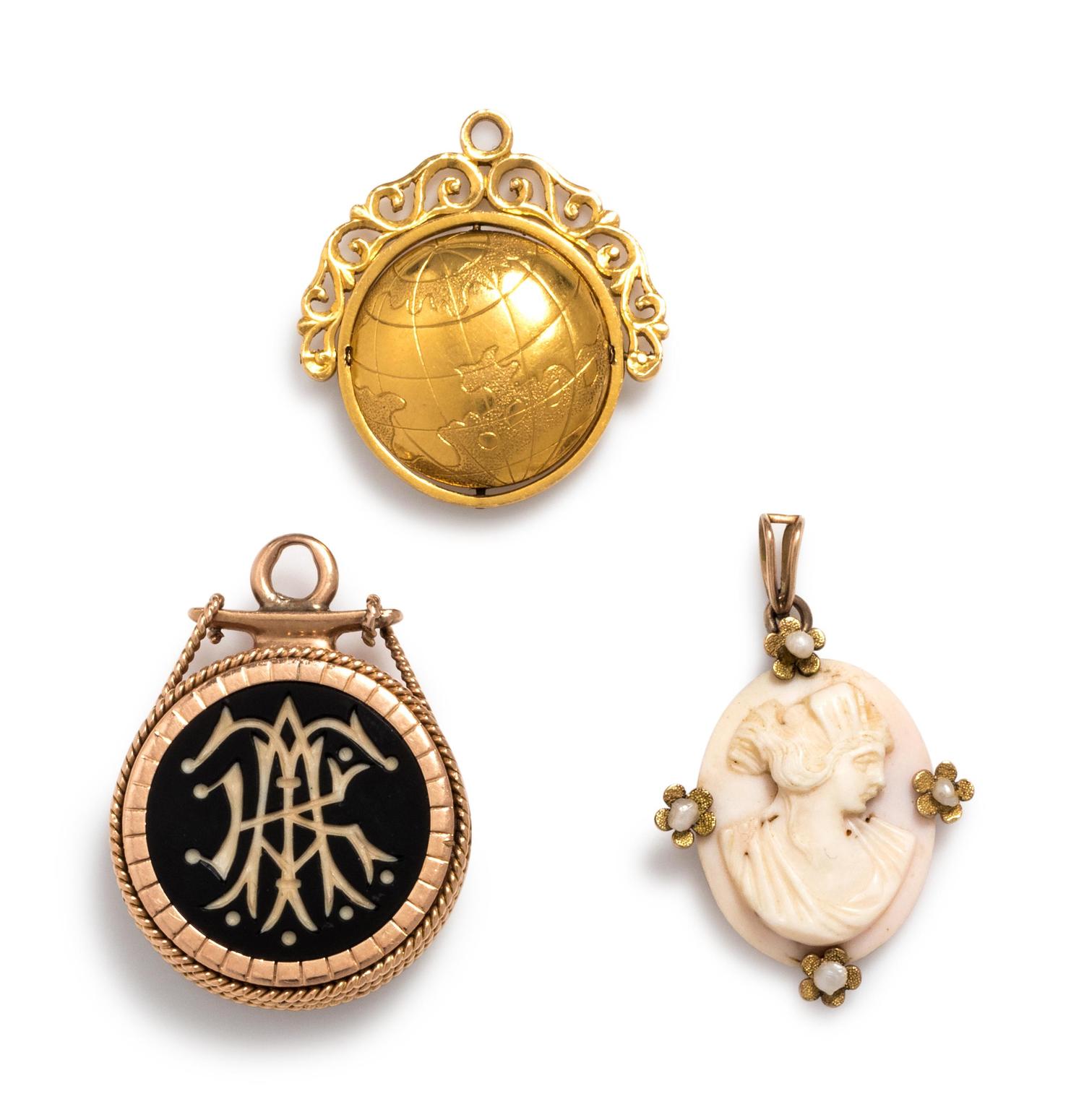 COLLECTION OF GOLD PENDANTS