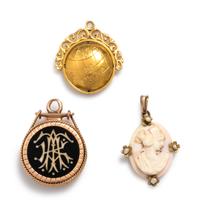 COLLECTION OF GOLD PENDANTS