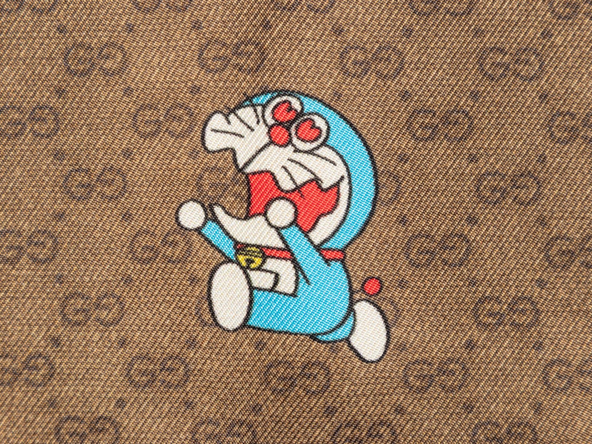 GUCCI, FIVE PRINTED SILK SCARVES