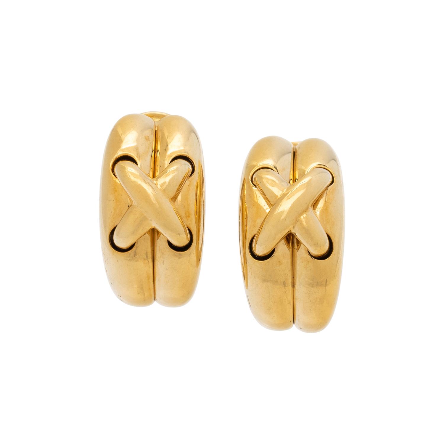 CHAUMET, YELLOW GOLD 'LIENS' EARCLIPS