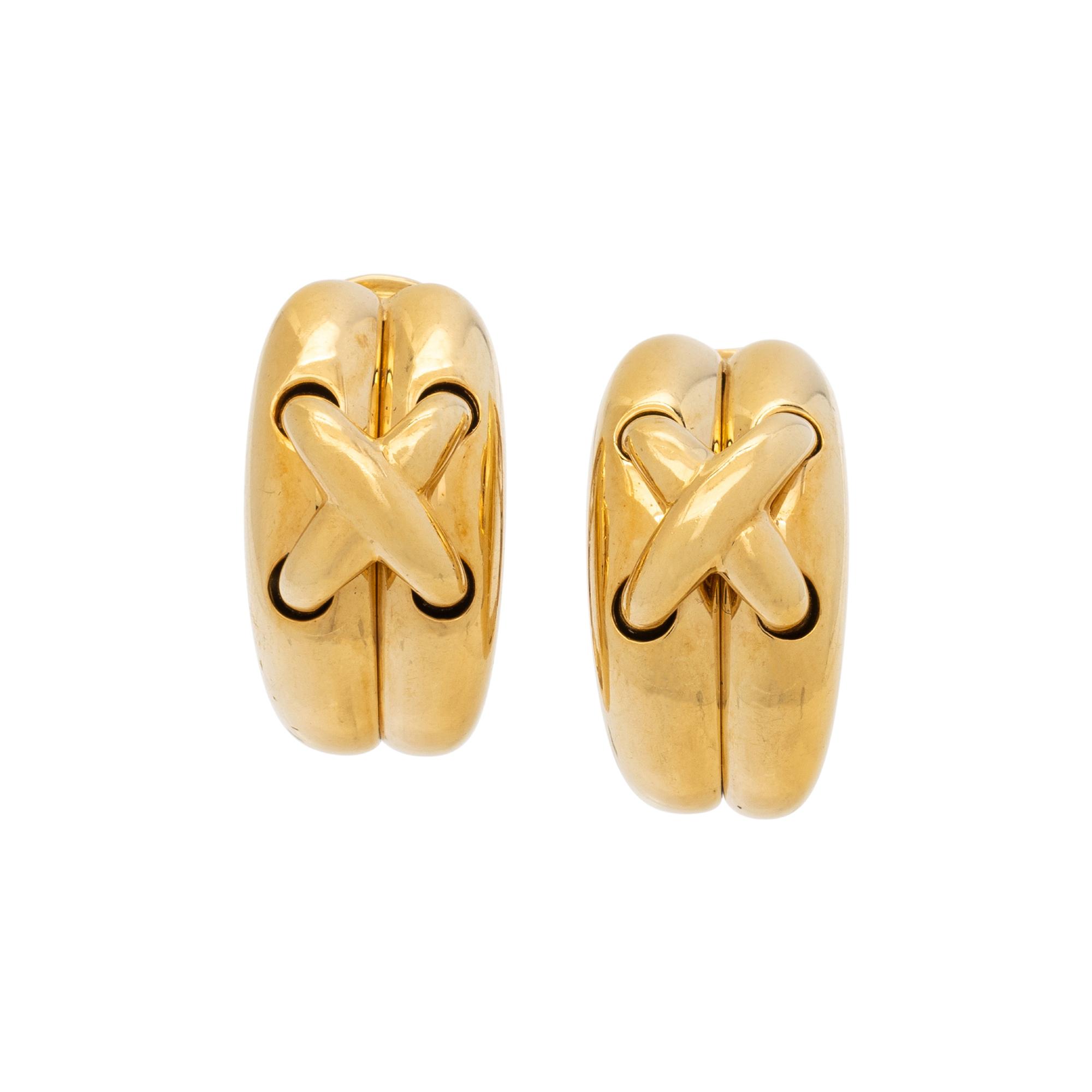 CHAUMET, YELLOW GOLD 'LIENS' EARCLIPS