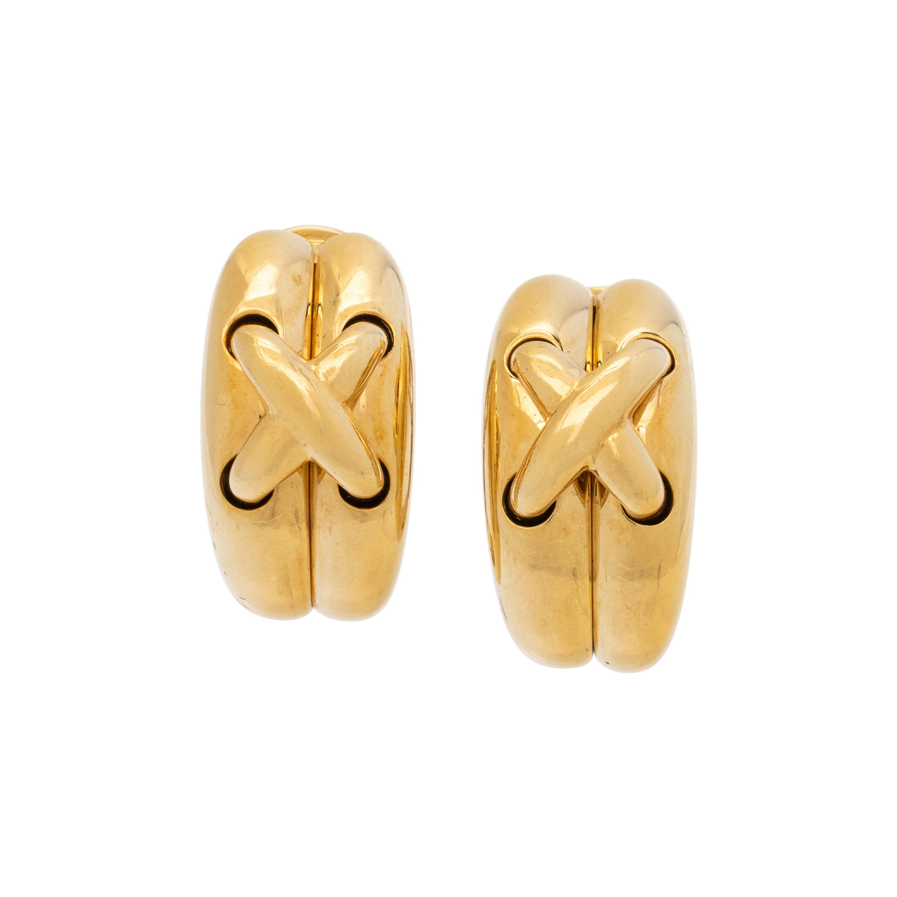 CHAUMET, YELLOW GOLD 'LIENS' EARCLIPS