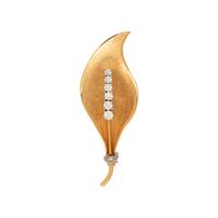 YELLOW GOLD AND DIAMOND LEAF BROOCH