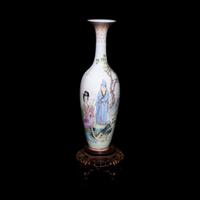 A Chinese Famille Rose Eggshell Porcelain Vase, Mid 20th Century — 近代 粉彩人物圖蛋殼瓷賞瓶