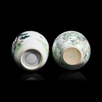 Two Chinese Famille Verte Porcelain Vessels, 20th Century 近代 五彩人物图罐及山水图卷缸各一