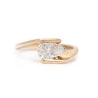 YELLOW GOLD AND DIAMOND RING