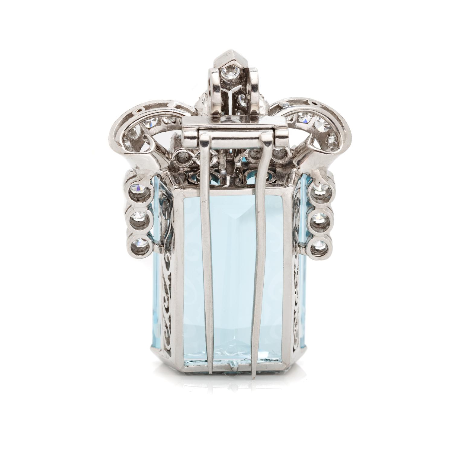 AQUAMARINE AND DIAMOND PENDANT/BROOCH