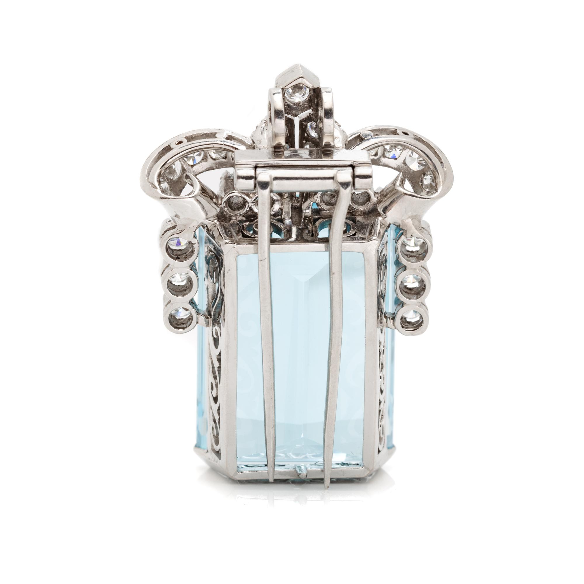AQUAMARINE AND DIAMOND PENDANT/BROOCH
