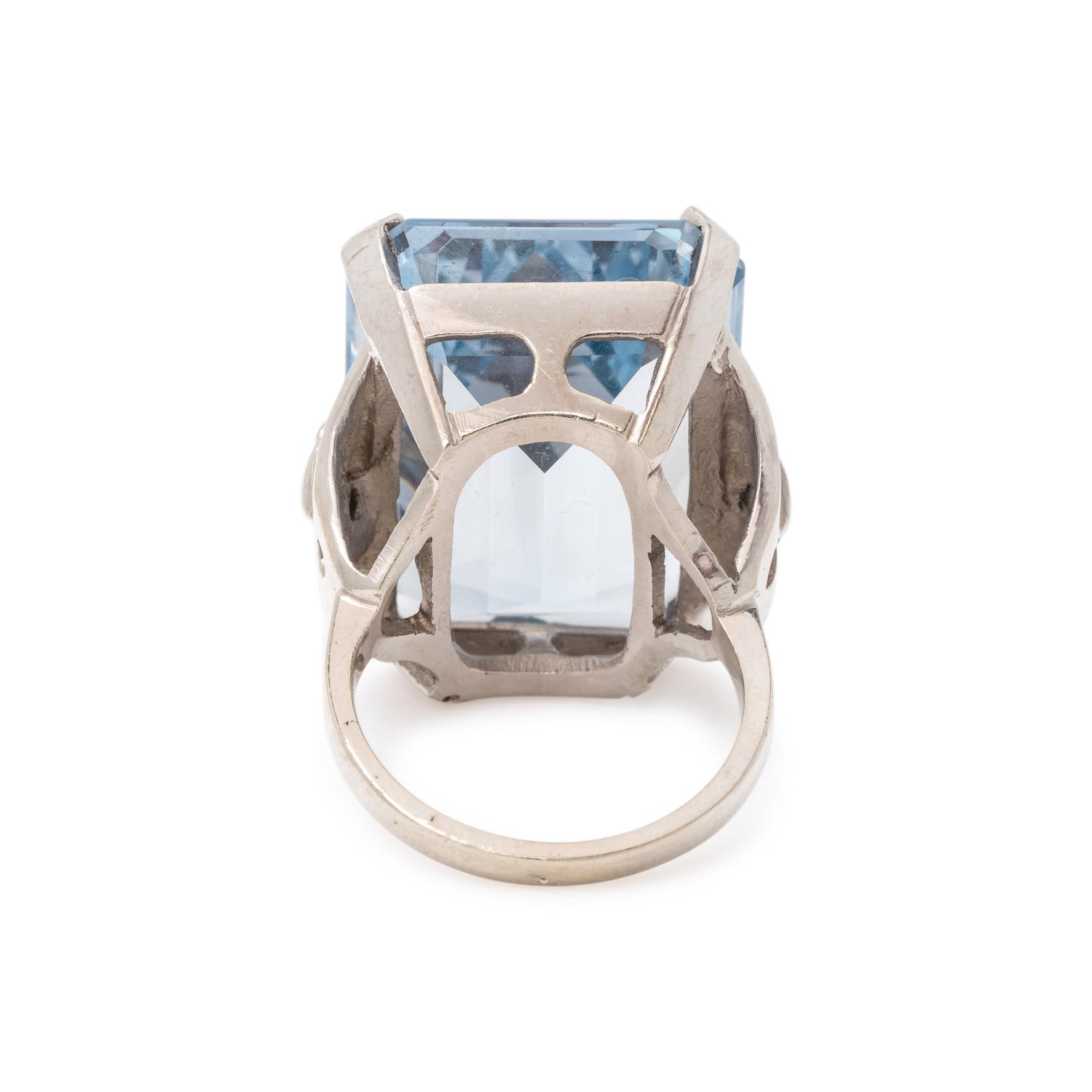 SYNTHETIC SPINEL RING