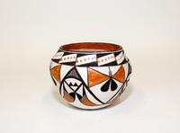 Delores S. Sanchez Diameter 5 inches. — (Acoma, 1902-1991)